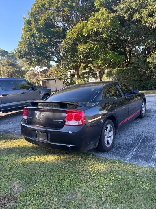2010 Dodge Charger 6th Gen - Image 6 of 16