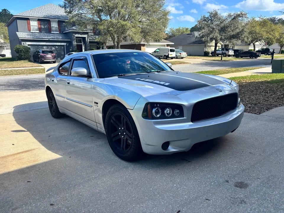 2010 Dodge Charger 6th Gen - Image 2 of 10