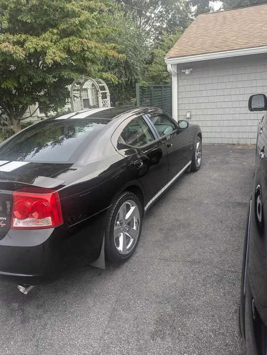 2010 Dodge Charger 6th Gen - Image 3 of 9