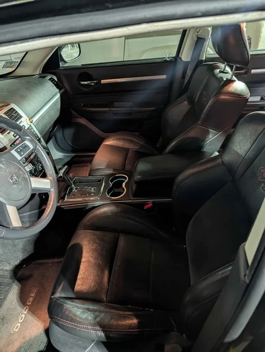 2010 Dodge Charger 6th Gen - Image 7 of 9