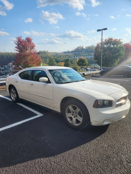2010 Dodge Charger 6th Gen - Image 2 of 15