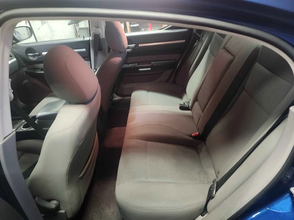 2010 Dodge Charger 6th Gen - Image 6 of 8