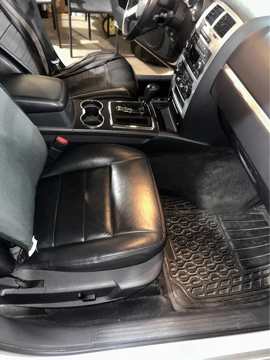 2010 Dodge Charger - Image 7 of 13