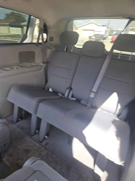 2010 Dodge Caravan - Image 6 of 9