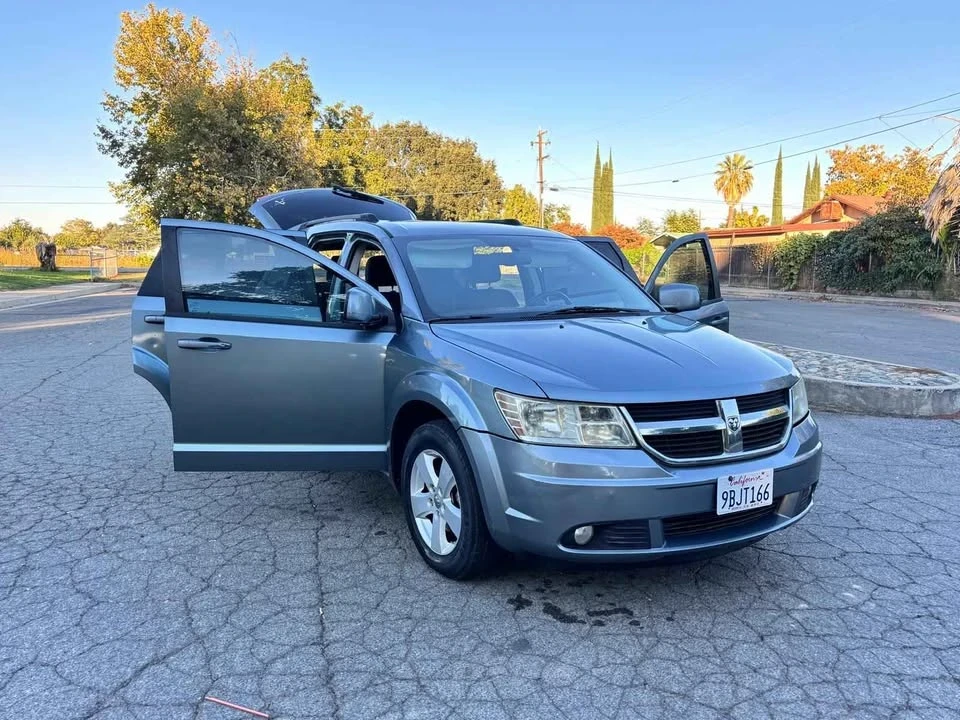 2010 Dodge Journey - Image 5 of 10
