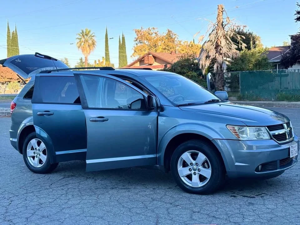2010 Dodge Journey - Image 3 of 10