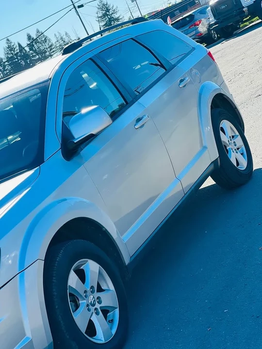 2010 Dodge Journey - Image 2 of 11