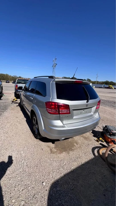 2010 Dodge Journey - Image 2 of 4