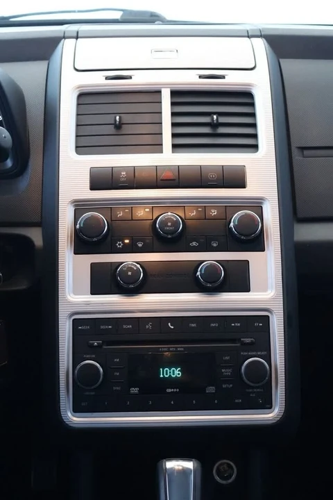 2010 Dodge Journey - Image 13 of 19
