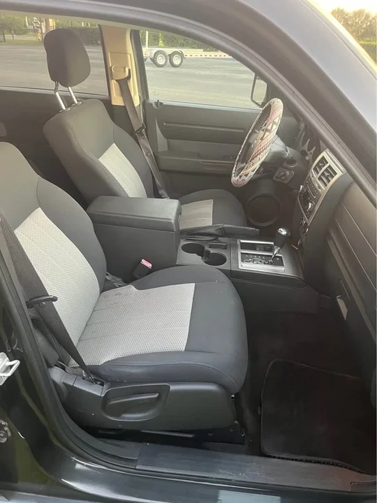 2010 Dodge Nitro - Image 5 of 11