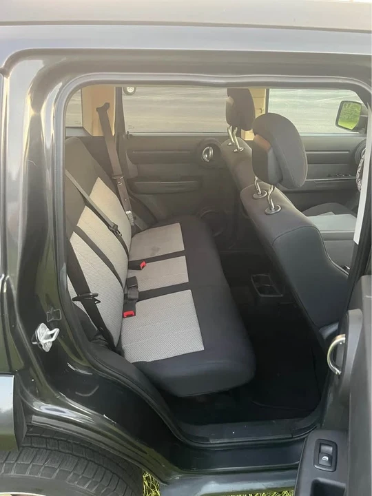 2010 Dodge Nitro - Image 6 of 11