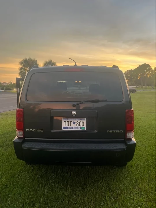 2010 Dodge Nitro - Image 8 of 11