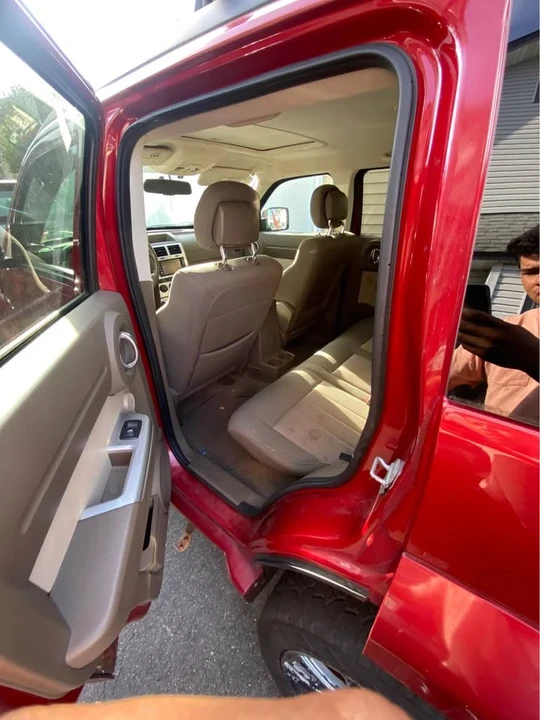 2010 Dodge Nitro - Image 5 of 8