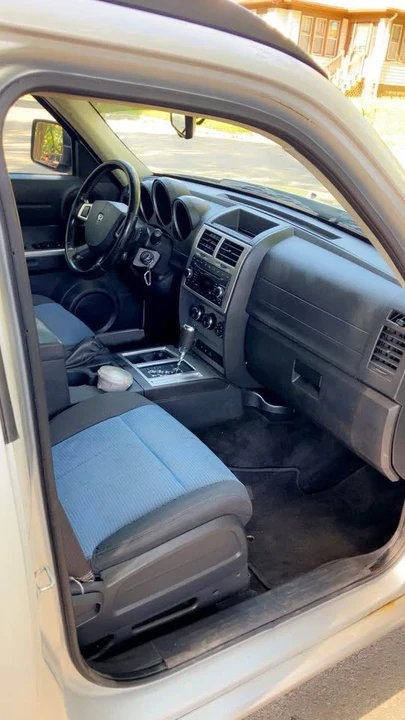 2010 Dodge Nitro - Image 5 of 6