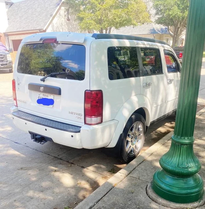 2010 Dodge Nitro - Image 2 of 9