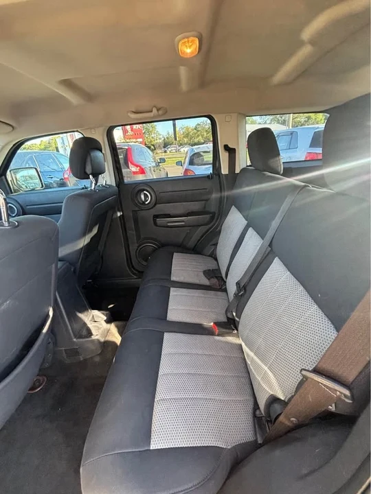 2010 Dodge Nitro - Image 10 of 11