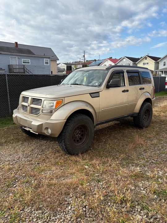 2010 Dodge Nitro - Image 2 of 10