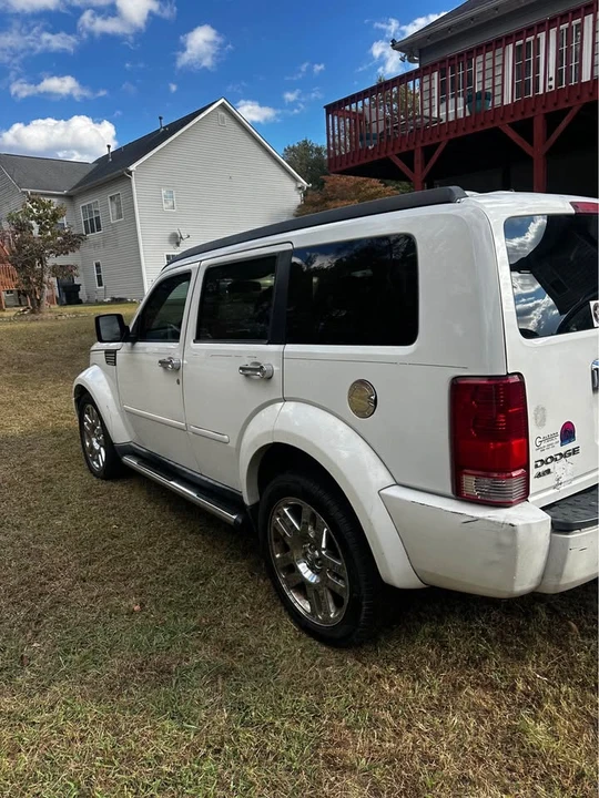 2010 Dodge Nitro - Image 5 of 10