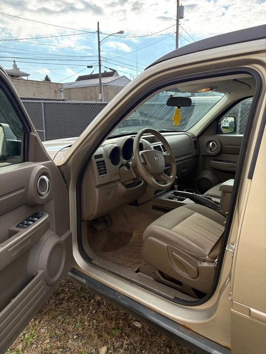 2010 Dodge Nitro - Image 7 of 10