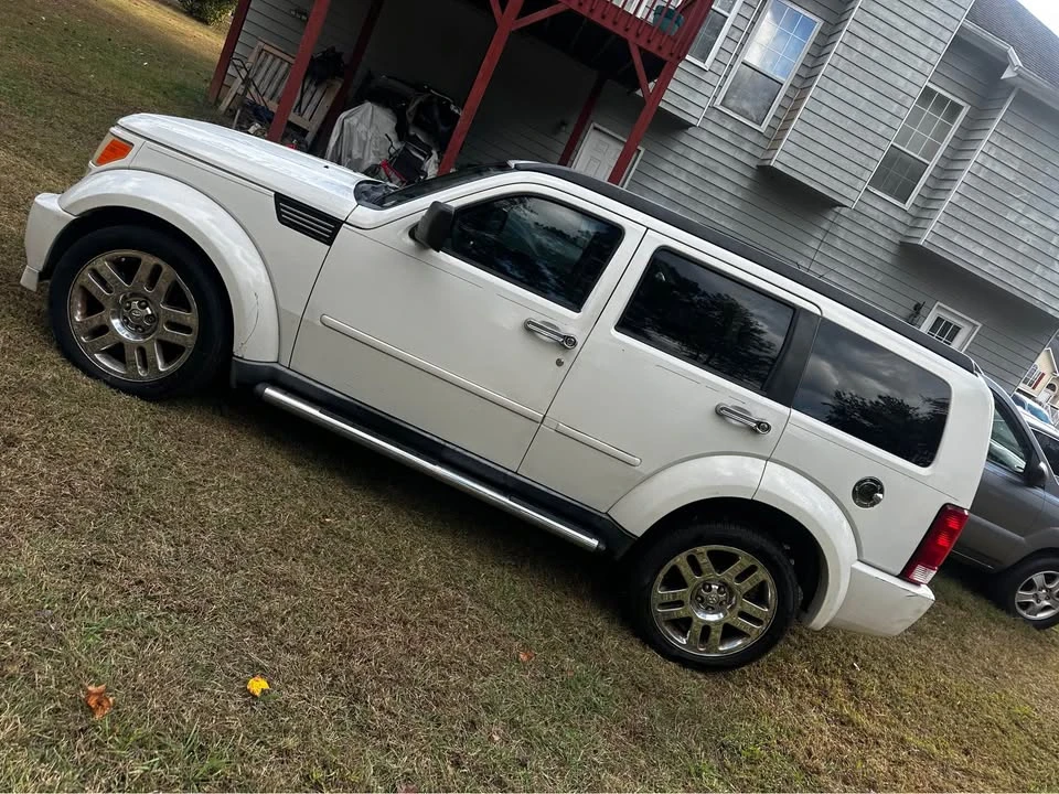 2010 Dodge Nitro - Image 6 of 10