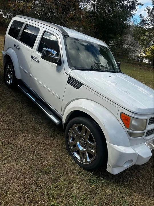 2010 Dodge Nitro - Image 2 of 10