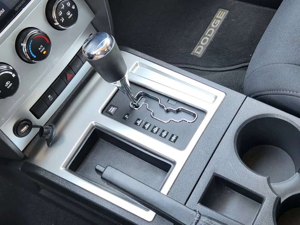 2010 Dodge Nitro - Image 12 of 15