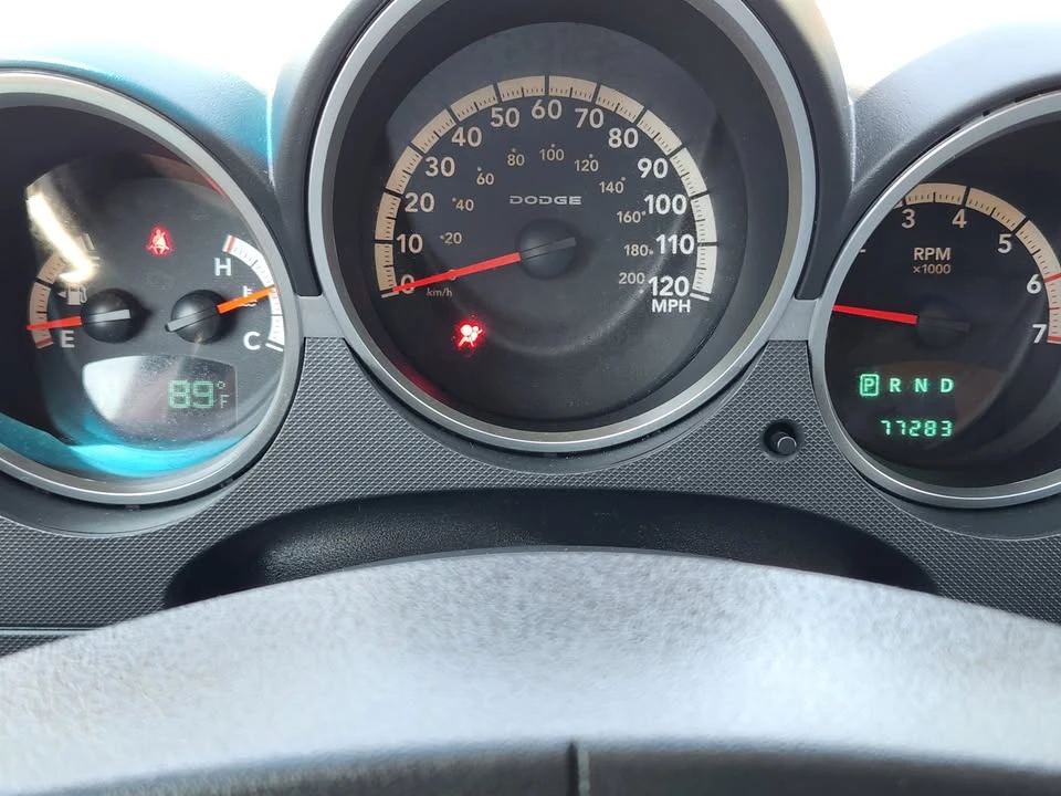 2010 Dodge Nitro - Image 13 of 15