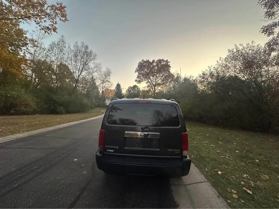 2010 Dodge Nitro - Image 8 of 19