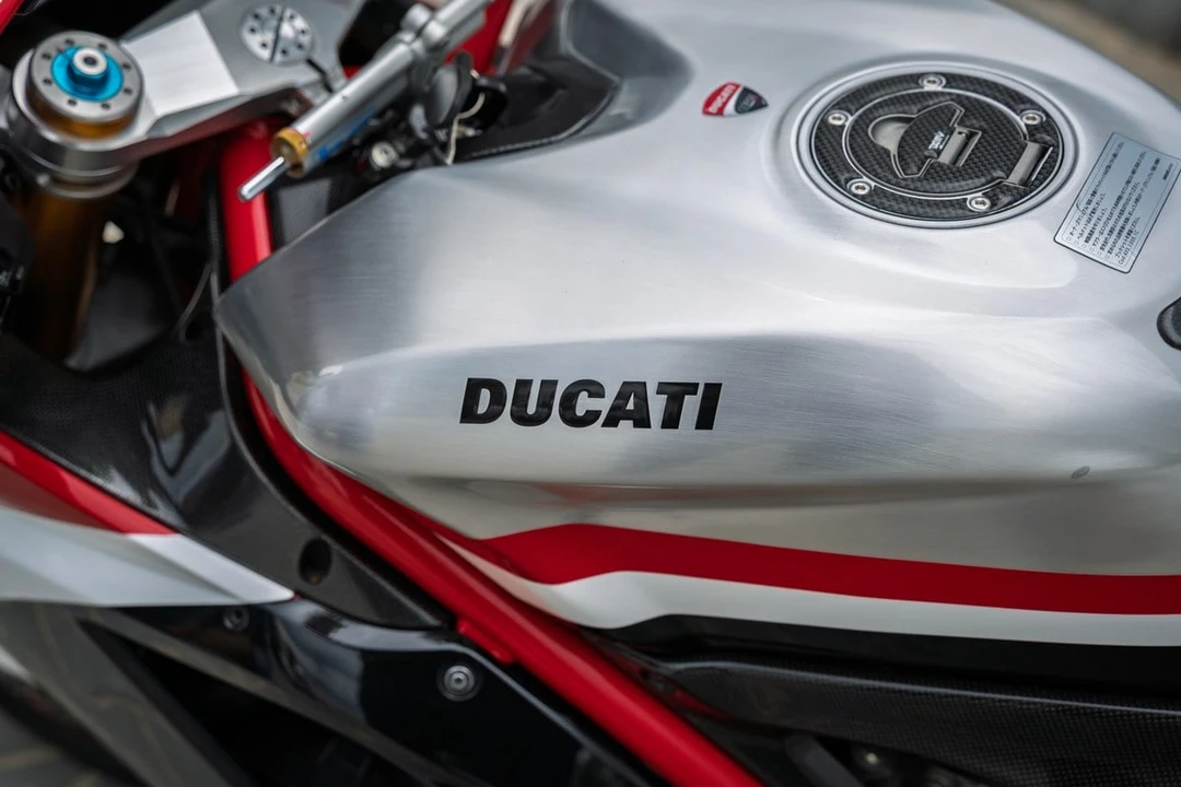 2010 Ducati 1198 - Image 11 of 27