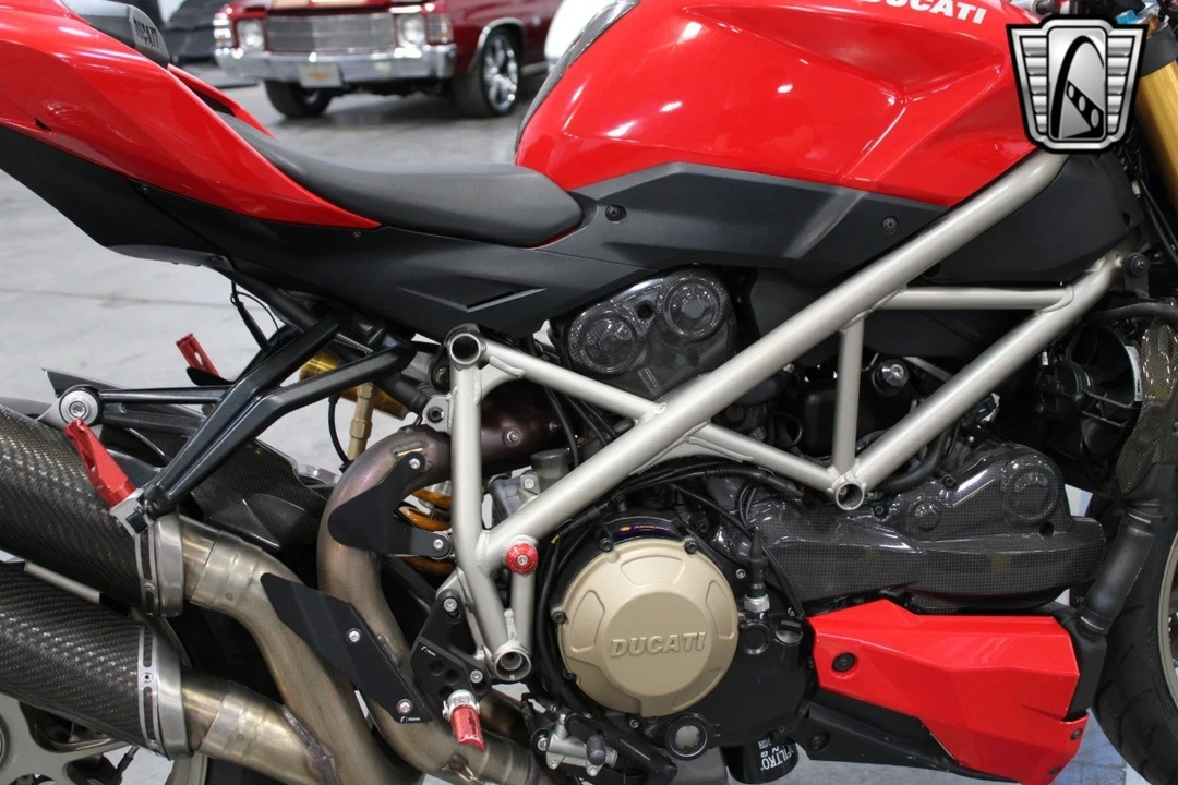2010 Ducati Streetfighter - Image 13 of 21