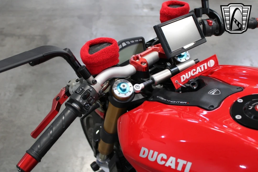 2010 Ducati Streetfighter - Image 20 of 21