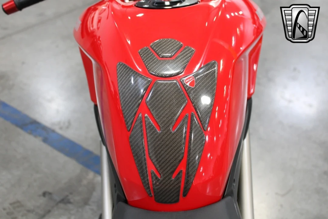 2010 Ducati Streetfighter - Image 16 of 21