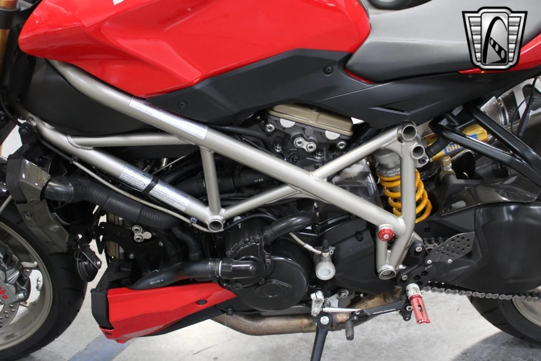 2010 Ducati Streetfighter - Image 11 of 12