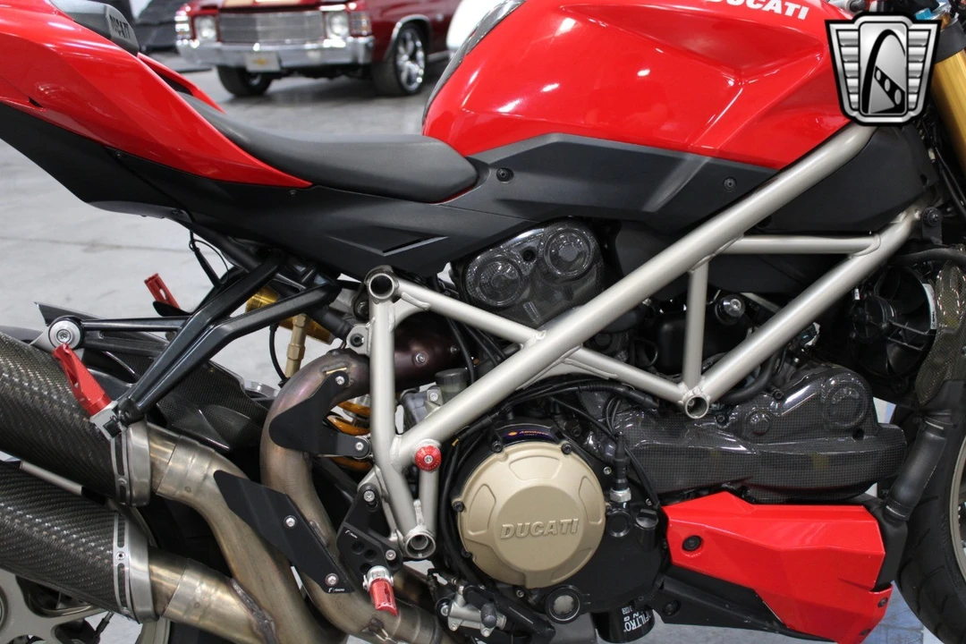 2010 Ducati Streetfighter - Image 13 of 21