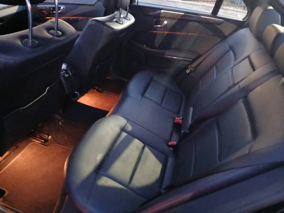 2010 Mercedes-Benz W212 E-Class - Image 12 of 16
