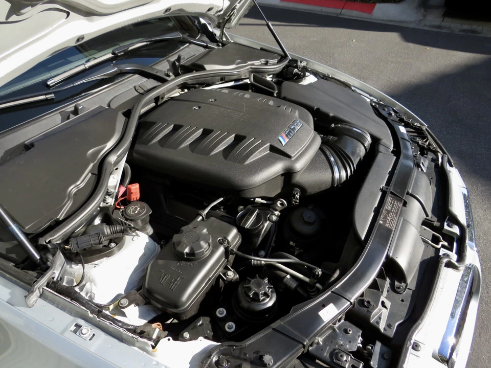 2010 BMW E90 M3 Sedan - Image 15 of 20