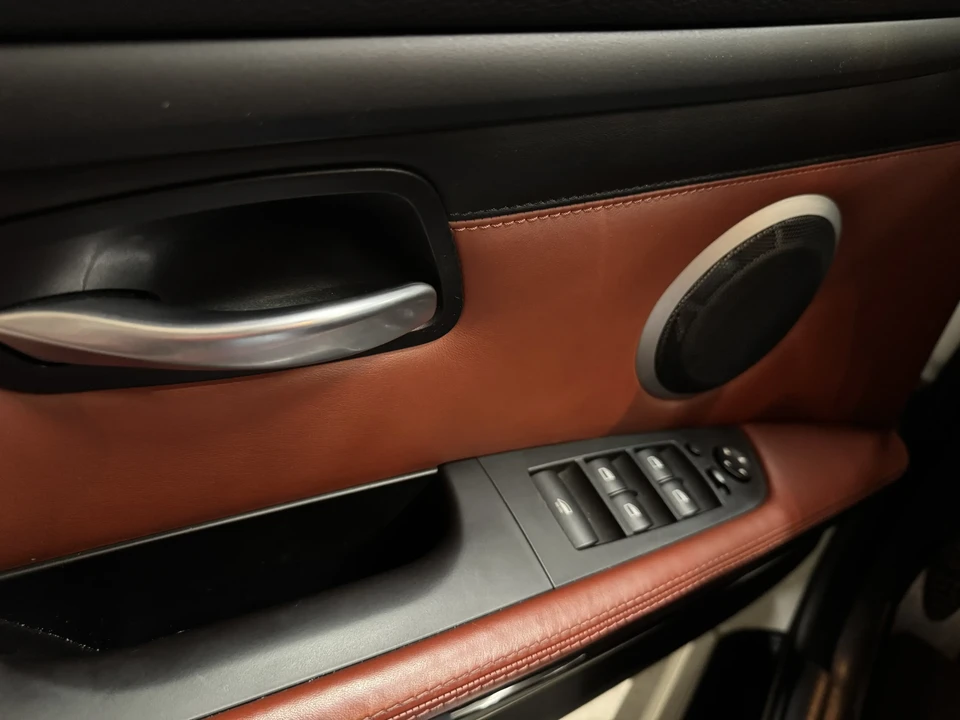 2010 BMW E93 M3 Convertible - Image 16 of 17