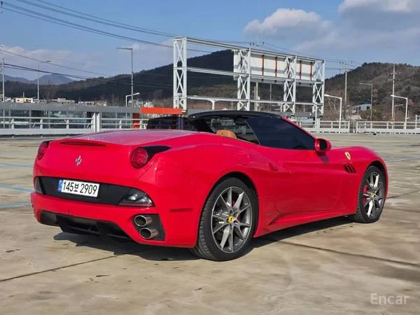 2010 Ferrari California - Image 16 of 20