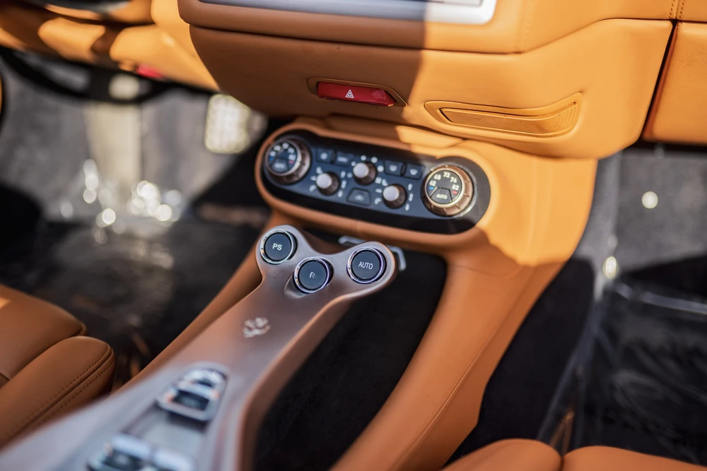 2010 Ferrari California - Image 16 of 31