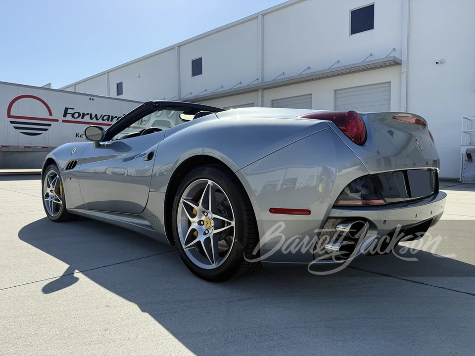2010 Ferrari California - Image 13 of 31