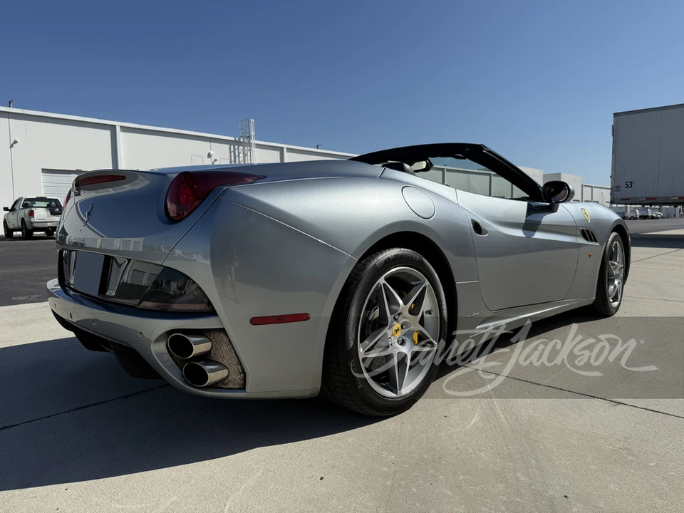 2010 Ferrari California - Image 2 of 31