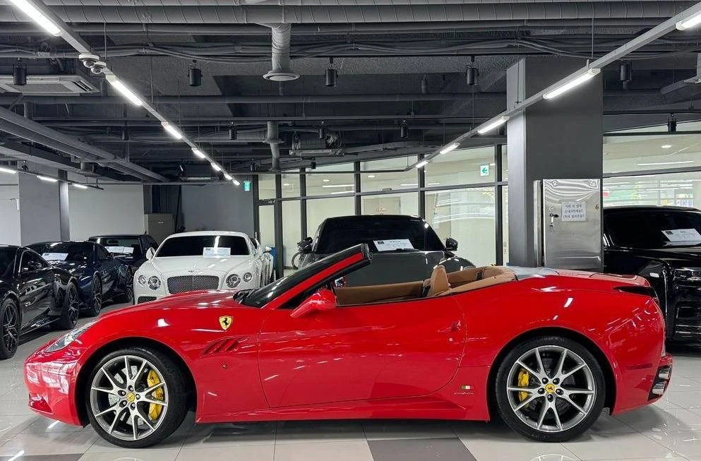 2010 Ferrari California - Image 2 of 15
