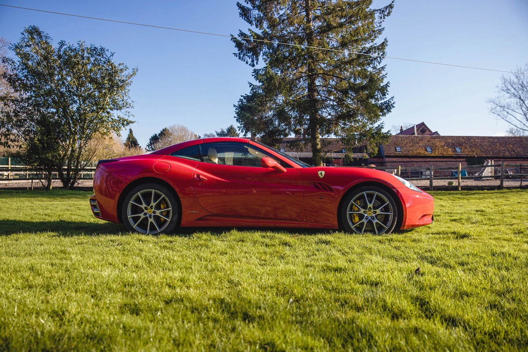 2010 Ferrari California - Image 19 of 31