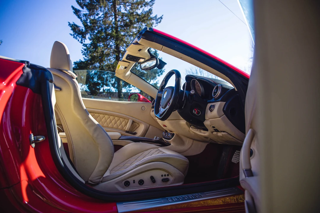 2010 Ferrari California - Image 30 of 31