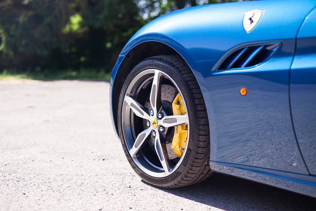 2010 Ferrari California - Image 23 of 31
