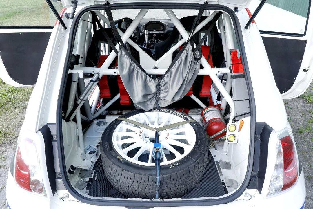 2010 Fiat Abarth 500 - Image 25 of 31
