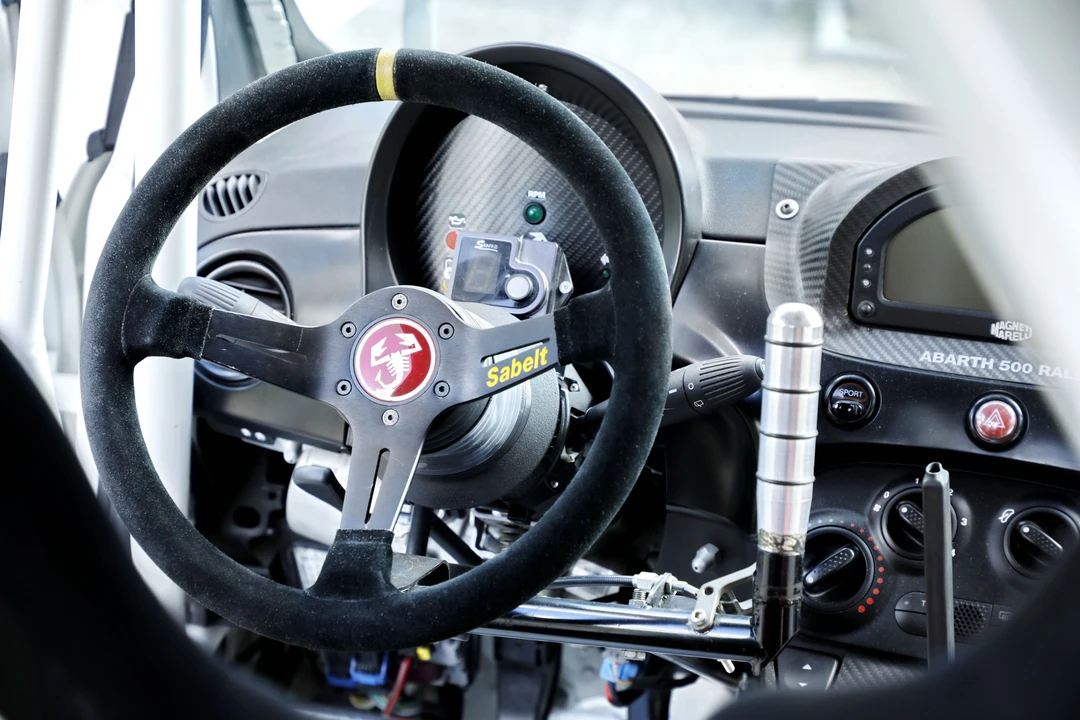 2010 Fiat Abarth 500 - Image 29 of 31
