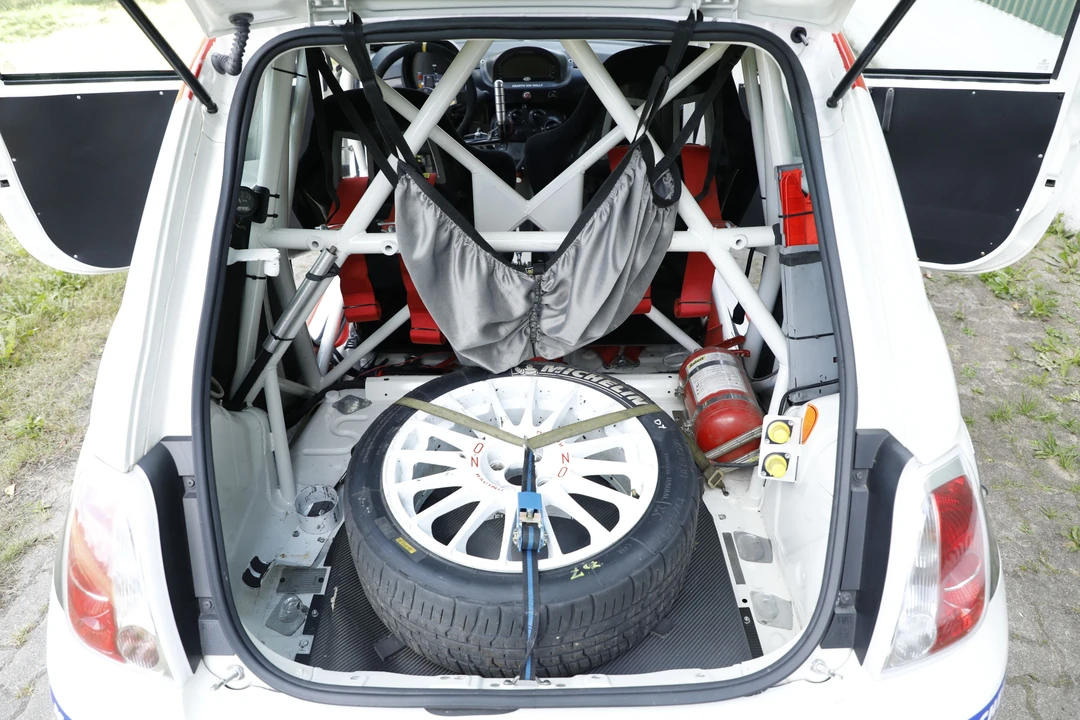 2010 Fiat Abarth 500 - Image 9 of 31