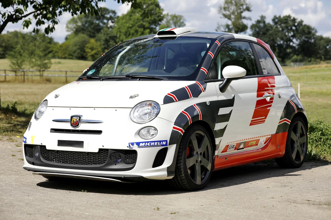 2010 Fiat Abarth 500 - Image 22 of 31