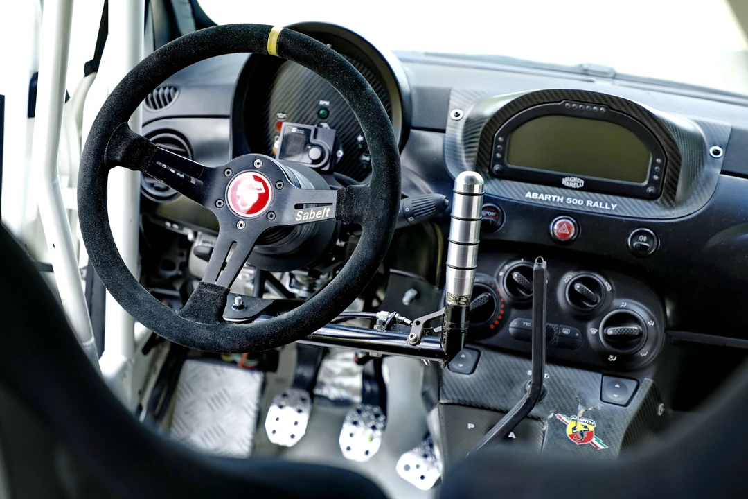 2010 Fiat Abarth 500 - Image 8 of 31
